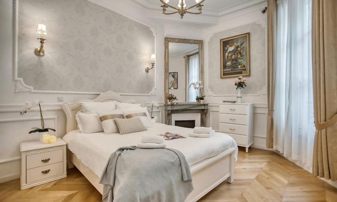 Chaussee-d'Antin Apartment | Appartement Luxueux 250m2 - 7 chambres- Climatisé