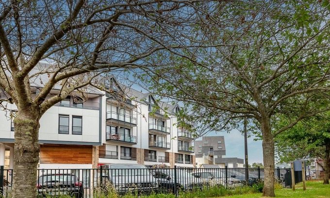 Perros-Guirec Apartment | Appartement Perros Guirec au Pied Plage de Trestraou