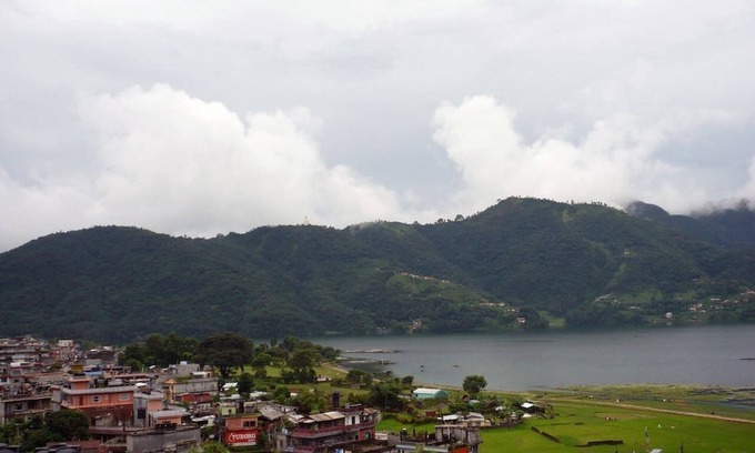 Pokhara Apartment | Appartement plein étage, terrasse large vue du lac