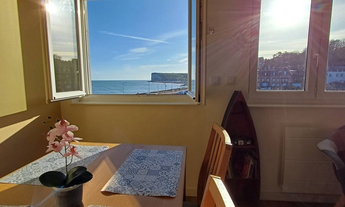 Veulettes-sur-Mer Apartment | Appartement Rénové vue Mer, Plage et Falaises
