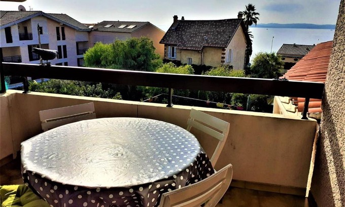 Sainte-Maxime City Centre Apartment | Appartement Sainte-Maxime, 2 pièces, 4 personnes - FR-1-226-128