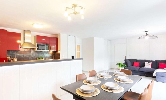 Saint-Lary-Soulan Apartment | Appartement spacieux 8 pers, centre village, balcon, parking, proche télécabine & thermes - FR-1-296-475