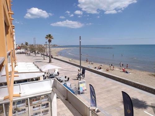 Le Grau-dʼAgde Apartment | Appartement T2 Cabine en Front de Mer avec Terrasse à Agde - 5/6 Couchages - FR-1-423-191