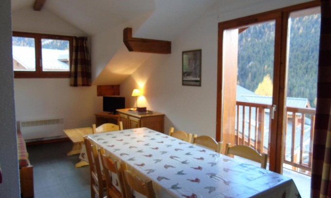Valfrejus Apartment | Appartement Valfréjus 8 pers, cuisine équipée, 2 sdb, animaux admis - FR-1-561-27