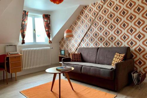 Pierrefonds Apartment | Appartement Vintage avec vue sur le château