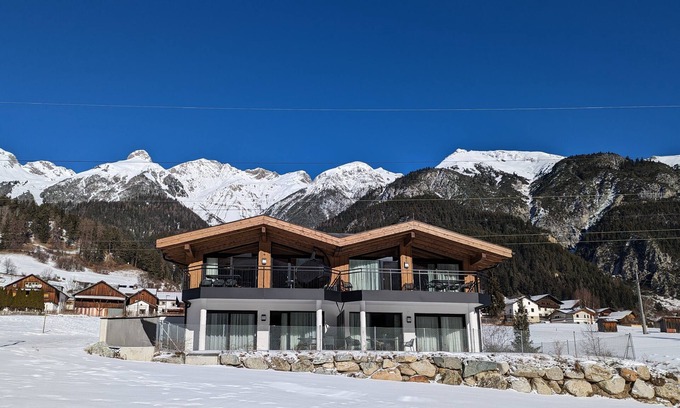 Pettneu am Arlberg Apartment | Appartment with terrace near St. Anton am Arlberg