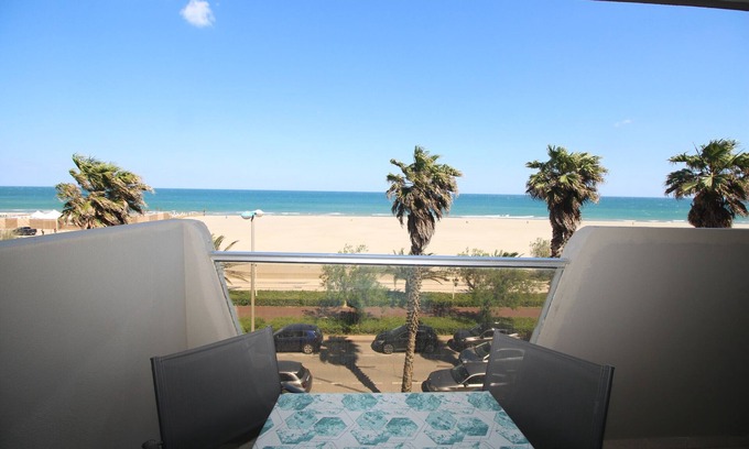 Le Grand Large Apartment | Appartment with sea view
