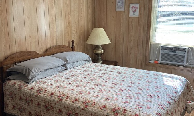 Marshall Cabin | APRIL'S CREEKSIDE CABIN
