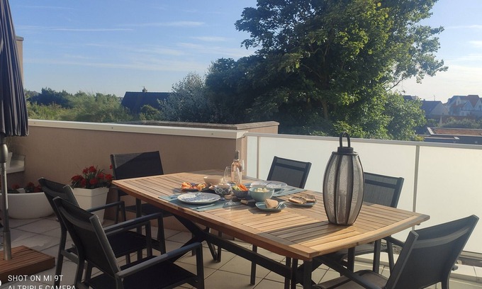 Wimereux Apartment | Apt 1st, copr on 3 floors, elevator, sheltered terrace 25M2 wind, separate wc
