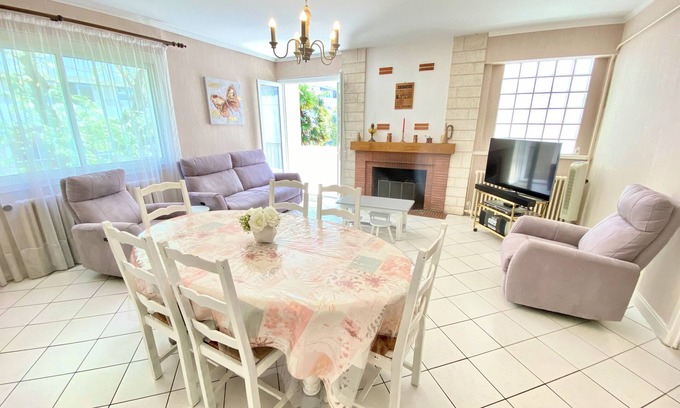 Royan Apartment | Apt. 3-star apartment in town center, 80 m from Foncillon beach