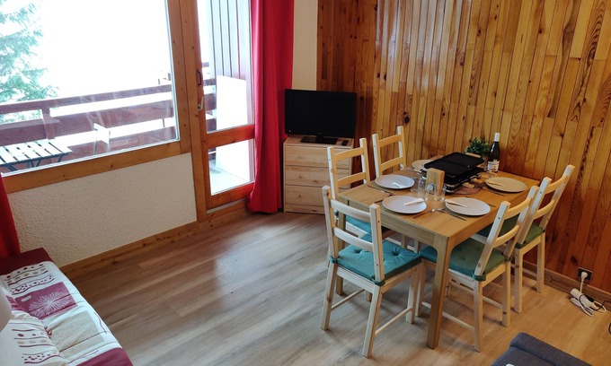 Meribel-Mottaret Apartment | Apt 4-6 Pers, Ski in, Mottaret, 3 Valleys.