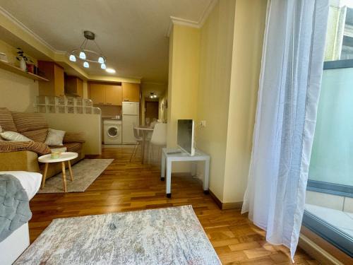 Vigo Apartment | Apt Centro con Terracita Rua Cuba ツ Rias Baixas Rentals