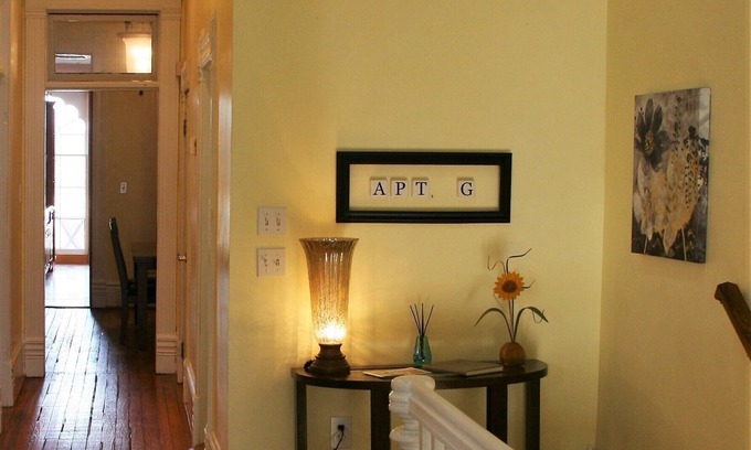 Guthrie Apartment | Apt. G above G Gallery & Glass Studio in a beautiful 1890 historic building