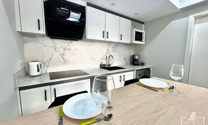 Wolmar Condo | APT Le Sunset – Flic en Flac Air conditioning Wi-Fi 2 minutes from the beach