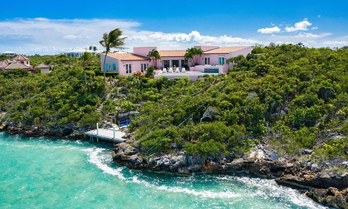 Ocean Point Villa | Aqua Pulchra – a Private Waterfront Haven of Peace and Tranquility