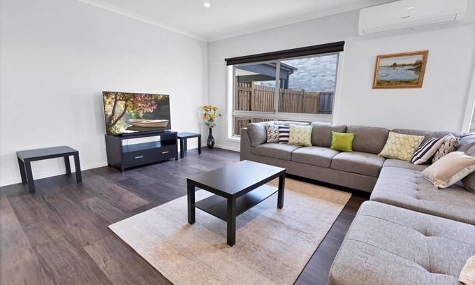 Eagle Point House | Aqua Views - Views towards the beautiful Gippsland Lakes and Eagle Point Bay