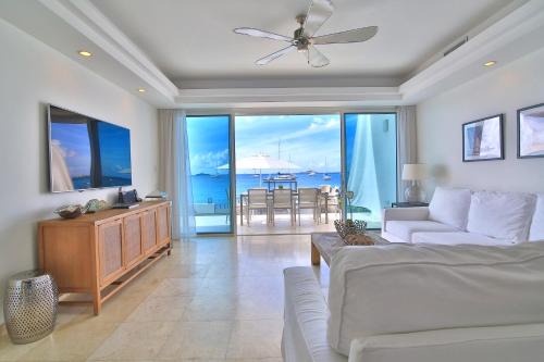 Simpson Bay Apartment | Aqualina Beach Club