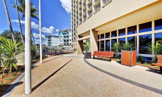 North Ward Hotel | Aquarius on The Beach