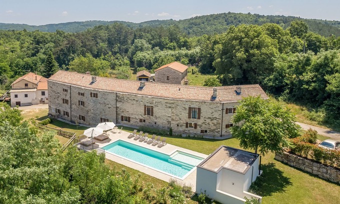 Groznjan Villa | Aquileia Residence # 2- peaceful, private garden, large pool, close to Grožnjan