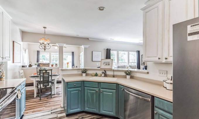Winston - Salem House | Arcade Kid Friendly Firepit Grill HotTub