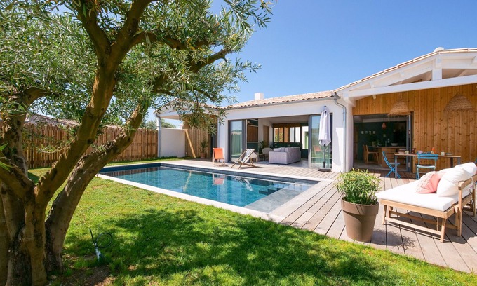 Rivedoux-Plage Ski Chalet | Architect-designed villa with heated pool and garden