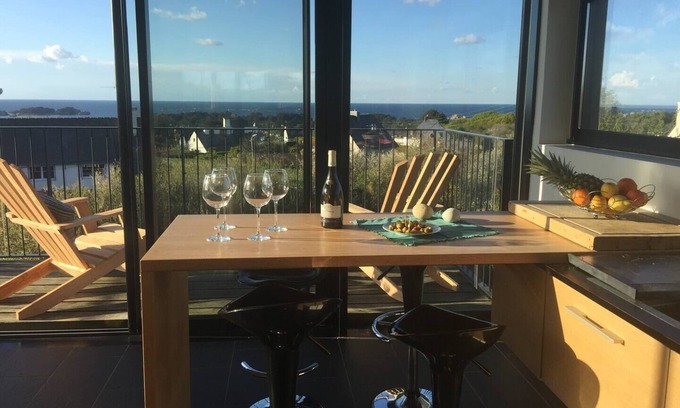 Penvenan House | Architect-designed house facing the sea.