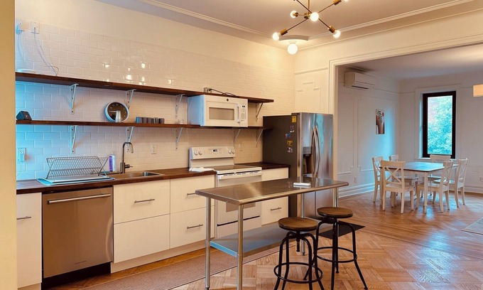 South Slope Apartment | Architectural Gem in Park Slope