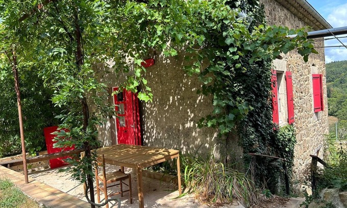 Saint-Apollinaire-de-Rias House | ARDECHE COUNTRY GITE OPEN ALL YEAR ROUND