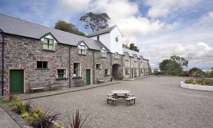 Ballylickey Cottage | Ardnagashel Est No 5 - a two story that sleeps 4 guests in 2 bedrooms
