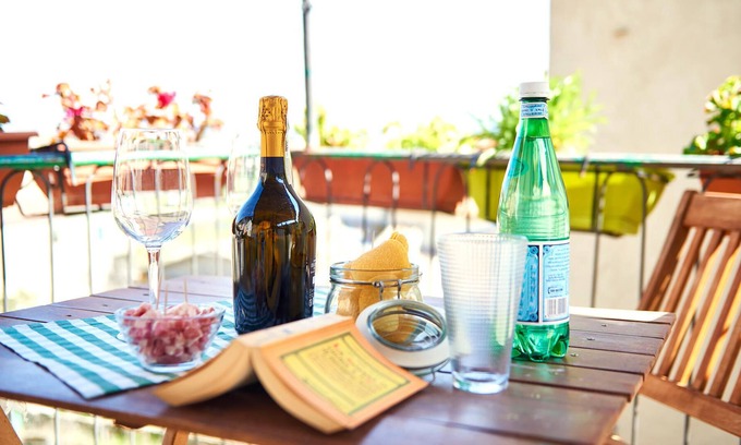 Sarteano Apartment | Are you looking for something special in the center of Italy? Here you will find it. Enjoy this orig
