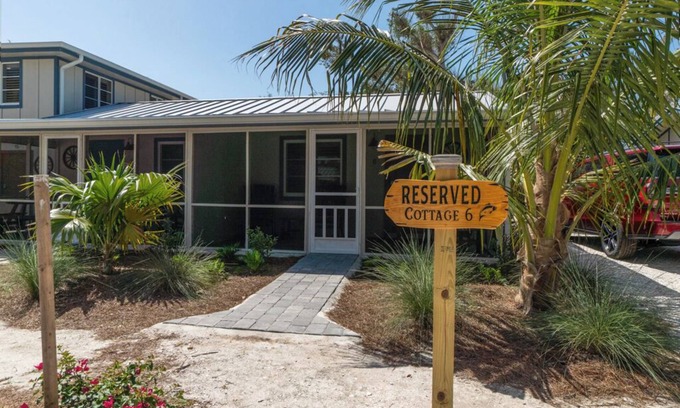 Captiva Cottage | Are you looking for a quaint fishing village in the heart of Captiva Island? - Jensen's Cottage #06