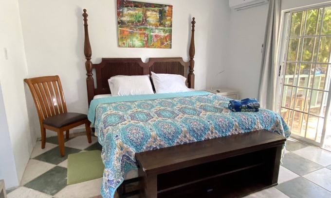 Factor Cottage | Arecibo Chalet 102 King Cottage-style Pool Studio