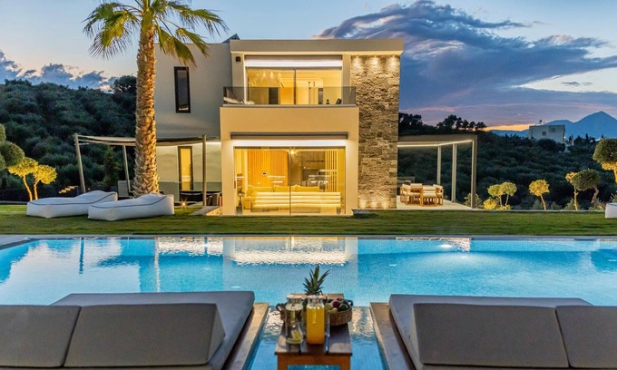 Heraklion Villa | Aretousa by Geolivia Villas