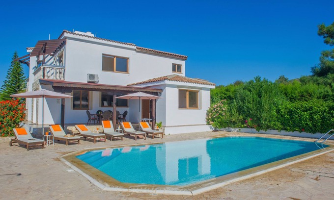 Argaka Villa | Argaka Tourist Beach Location - 3 Bed Villa - Amazing Sea Views