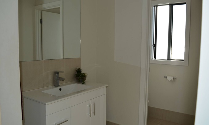 Port Lincoln House | Argia Fully Self Contained, Family Sized Holiday Home, With Views of Proper Bay