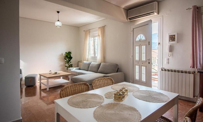Kefalonia Apartment | Argostoli Heart:A Perfect Escape
