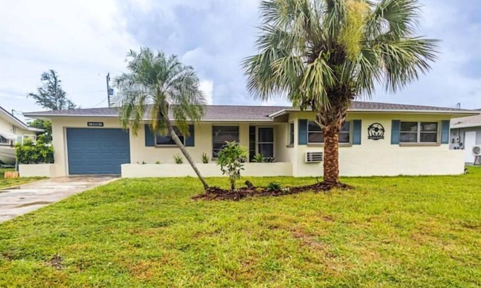 Caloosahatchee House | Ariel's Haven 1, come enjoy home with hot tub and soon to have new heated pool