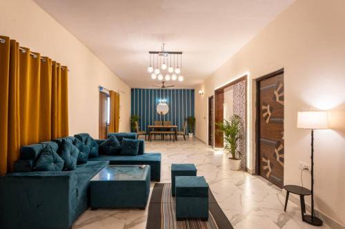 Noida Villa | Aristocrats by Grehstay 2BHK House with Lawn