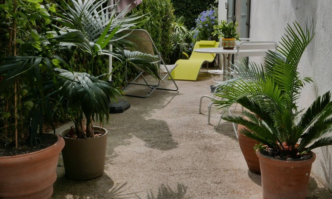 Arles Cottage | Arles gite, in the countryside and close to the old town (10mn) by car