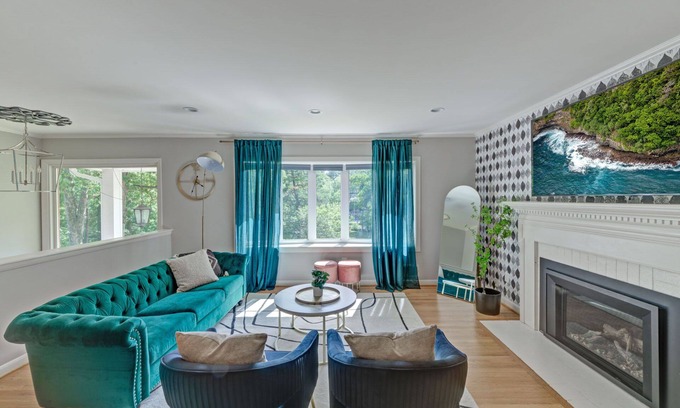 Alcova Heights House | Arlington Beautiful Home - 4 bed/3 bath Home, Sleeps 10, Approx 10 mins DC