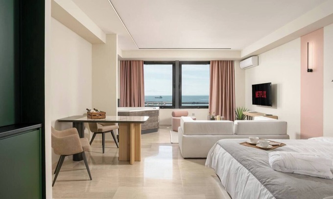 Thessaloniki City Centre Condo | Armonia Jacizzi Sea view Suite 4