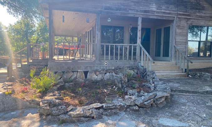 Fredericksburg House | Around the Bend Bungalow