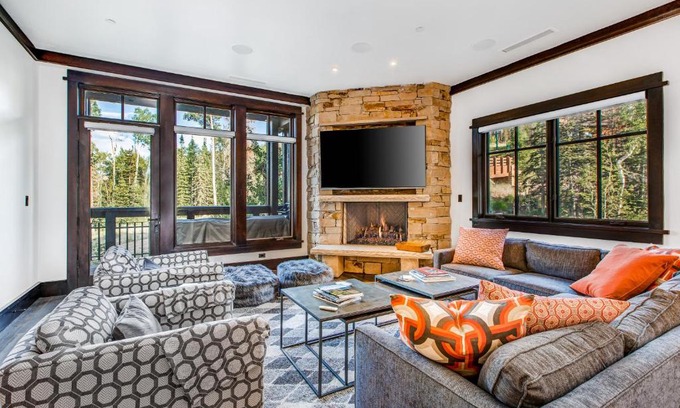 Empire Pass Apartment | Arrowleaf at Empire Pass