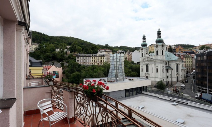 City Centre Hotel | Art Deco WOLKER by ASTORIA Hotel & Medical Spa