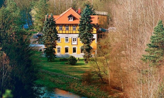 Grossschirma Villa | Art Nouveau Haven by the Mulde