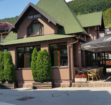 Ciganska Mahala House | Art