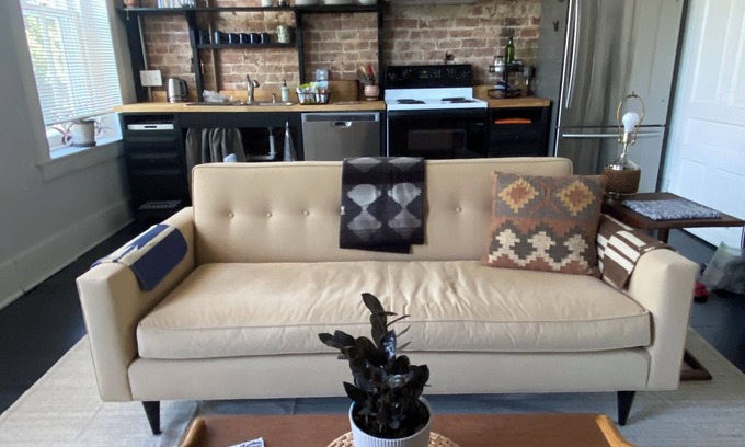 Fan District Apartment | Artful 1-bedroom Apartment in The Fan with Parking