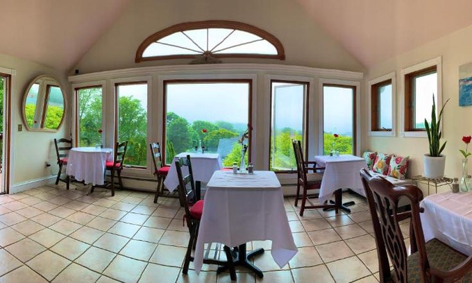 Yachting Village Bed & Breakfast | Artful Lodger