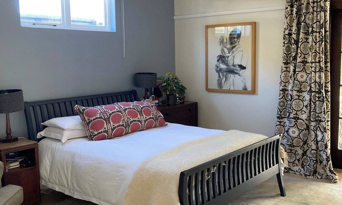 Sea Point House | Artist’s home in the Avenues, 3-bedroom house in amazing Cape Town with WiFi