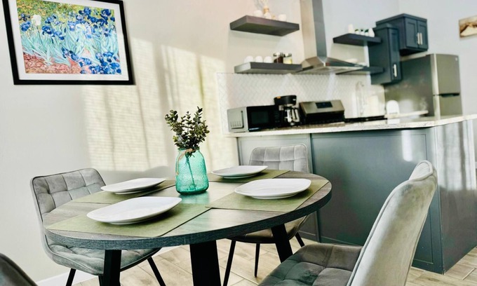 Biggs Field House | Artsy Double-Unit 1504Bn